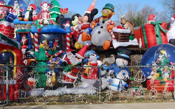 Las 14 decoraciones navideñas más locas del año